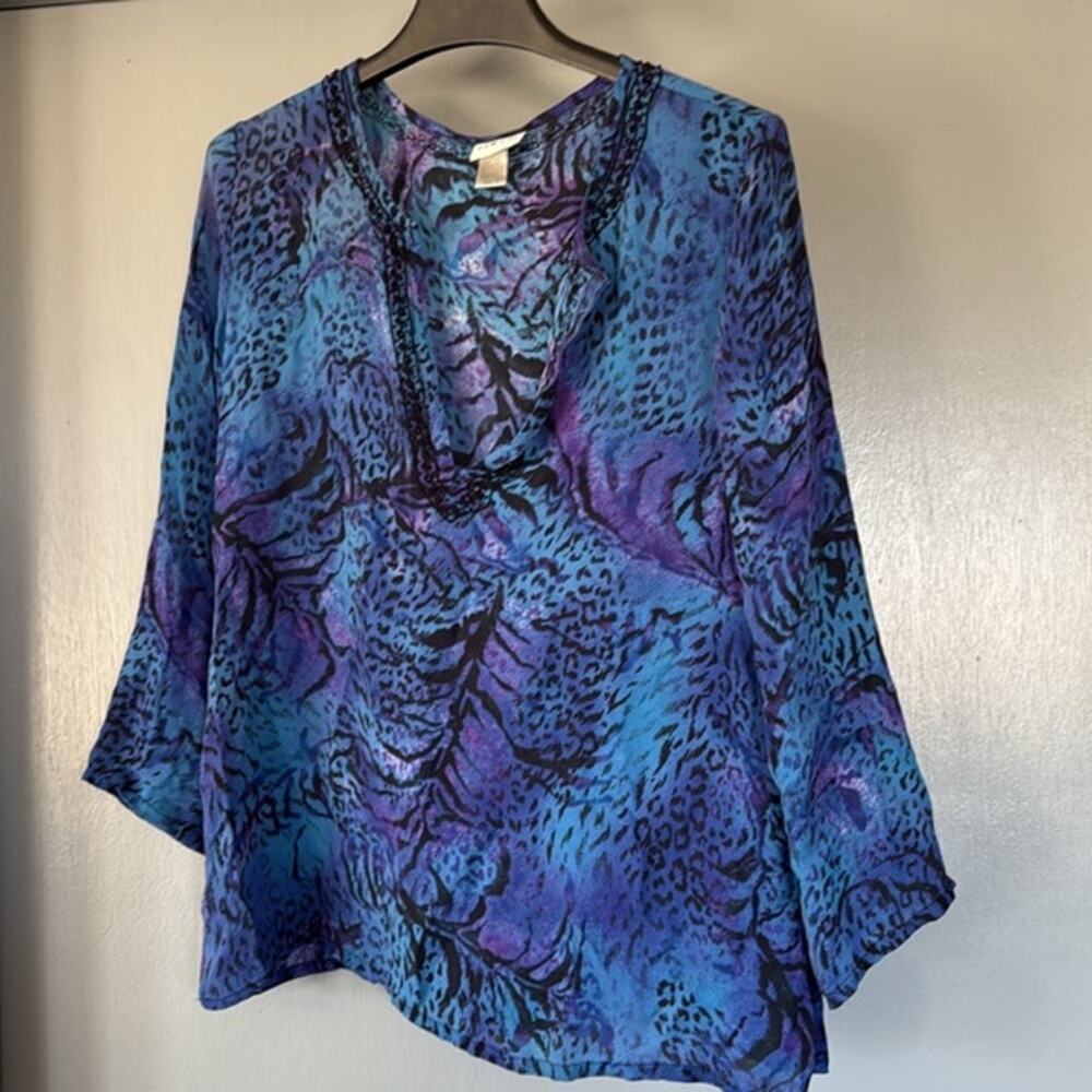 Chico's 100% Silk Blue Black Animal Print Pullover Top V Neck Lace Beads Sz S